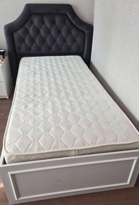2 ədəd tək yataq. Satılır biri 220 azn. Matras verilir. 2,10*0,94 — Çarpayılar