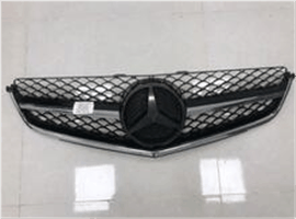 W204 Mercedes Benz Radiator barmaqlığı — Qurban — Запчасти и аксессуары — Запчасти
