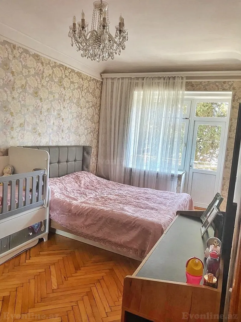 Satılır 4 otaqlı Mənzil Köhnə tikili 80 m² Bakı, Nizami r., Xalqlar Dostluğu m — Mənzil, Bakı (2)