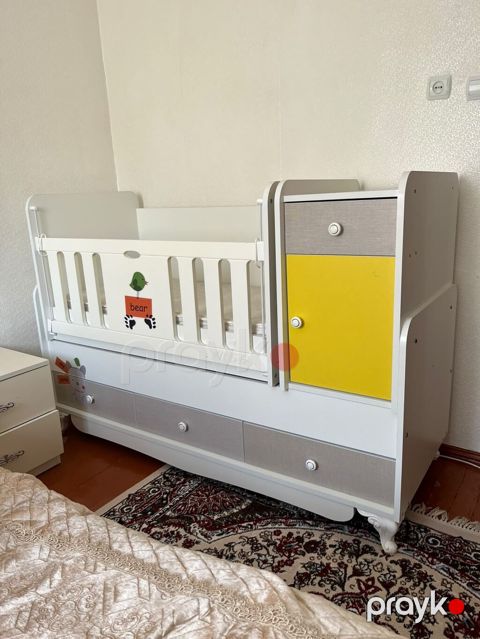 Oğlan və qız üçün, İşlənmiş, Dördbucaq, Beşik, Dəst ilə, Matras ilə, Yellənmə mexanizmsiz — Qobu
