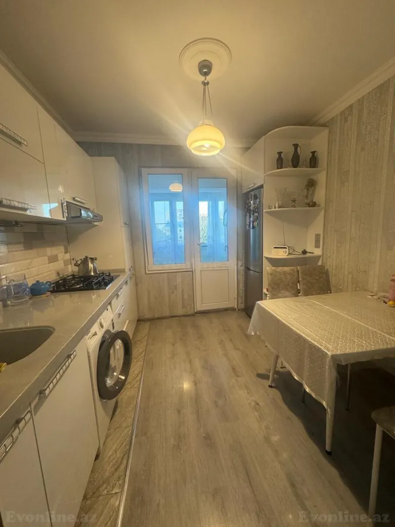 Satılır 4 otaqlı Mənzil Köhnə tikili 85 m² Bakı, Xətai r., Əhmədli m — Mənzil, Bakı (8)