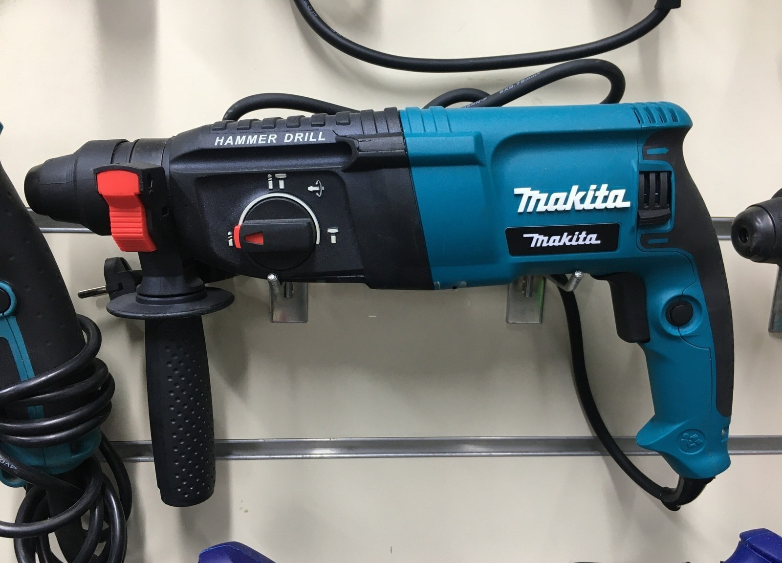 Perforator Makita 1050W 2/26 model — Bakı