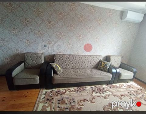 *Sada* bazali divan desti her biri bazali ve acilandir 150 AZN ünvan — Bakı