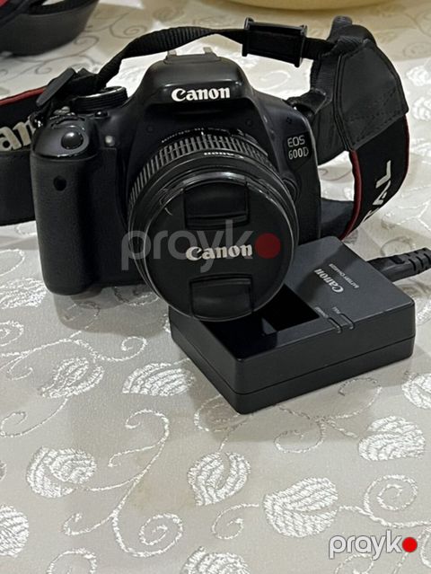 Canon EOS 600D Dslr fotoaparat + 18-55mm obyektiv dəsti - Korpus — Bakı