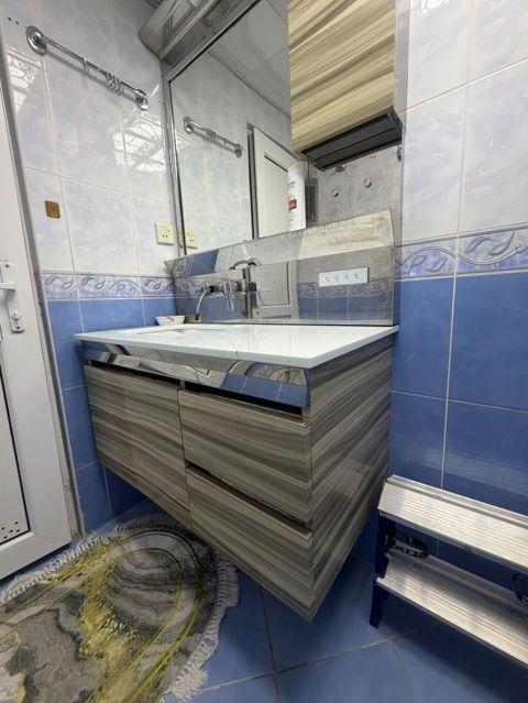 Asma vann otağı mebeli – lavabo və şkaf dəsti - Dizayn: Divara montaj — Bakı