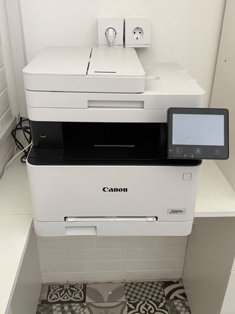 Canon i-SENSYS MF655Cdw. Qiymet 400 azn Alinib 1100 azn Canon — Bakı