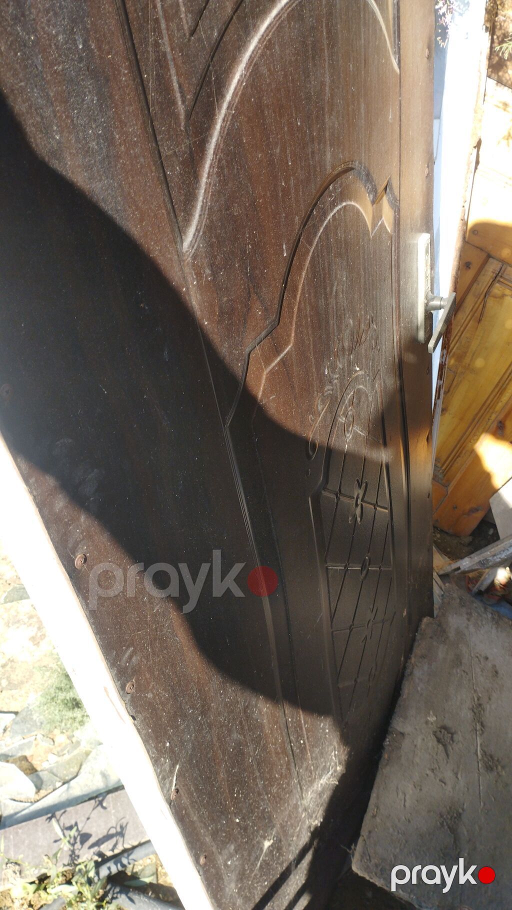 İki ədəd qapı dəsti 1) Metal qapı: - Rəng: açıq boz - Material: metal — Pəncərələr, qapılar, balkonlar, Bakı (2)