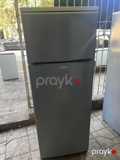 İki kameralı soyuducu (yuxarıda dondurucu, aşağıda soyuducu bölmə) — Digah