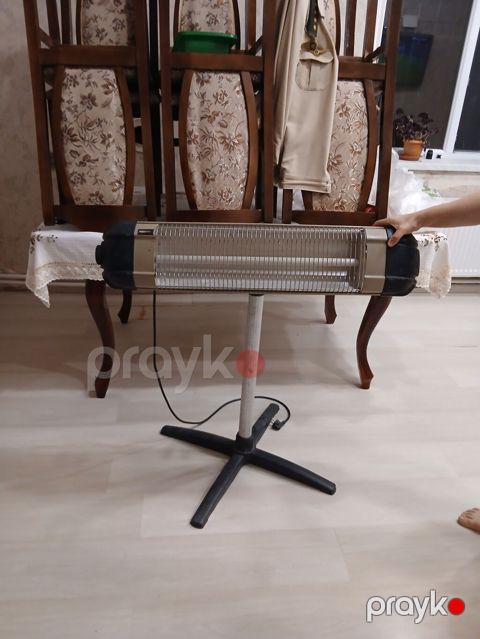 Elektrik infrarəd şaquli qızdırıcı - Tripod tipli möhkəm dayaqlı — Bakı