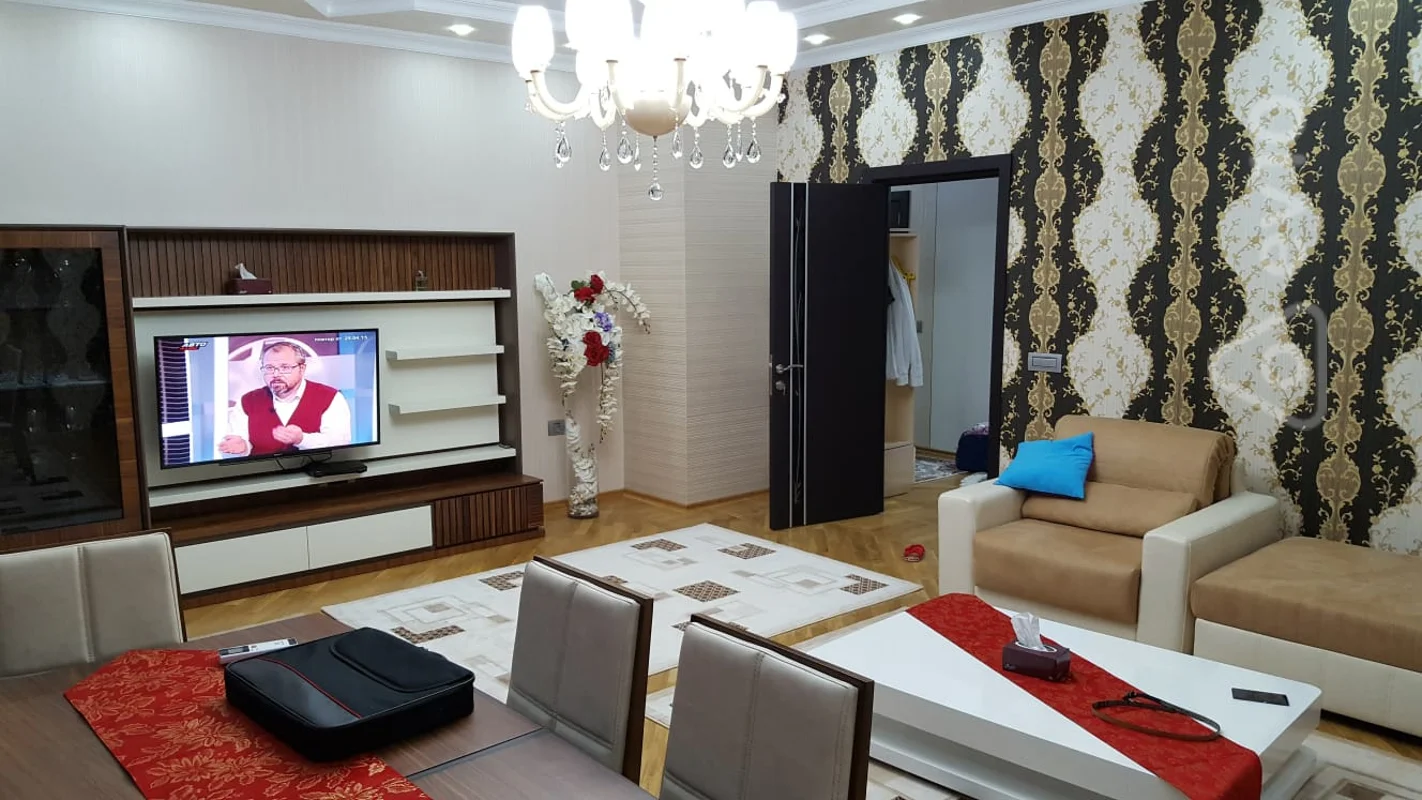 2 otaqlı mənzil, 100 m², Həsən Salmani küçəsi — kirayə — Mənzil, Bakı (9)