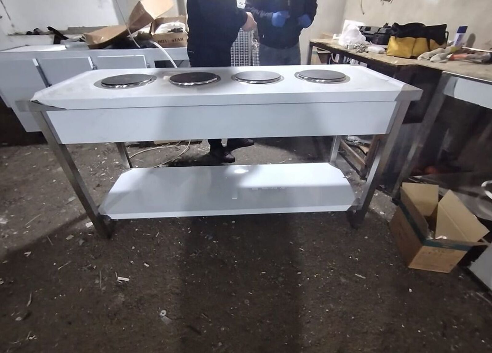 Elektrik plitəsi 4 gözlü peşəkar — Peşəkar mətbəx texnikası, Bakı (2)