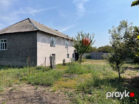 Həyət evi – geniş torpaq sahəsi ilə - İkiqat yamaclı dam örtüyü, bərk — Oğuz
