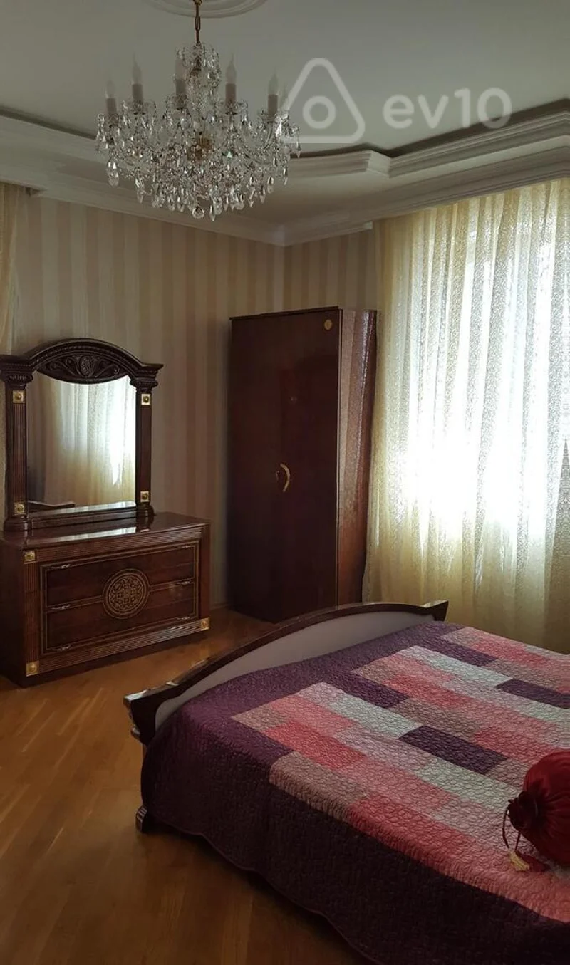 6 otaqlı həyət evi, 200 m², Karvan market, Ziya kafe — Ev, villa, Bakı (10)