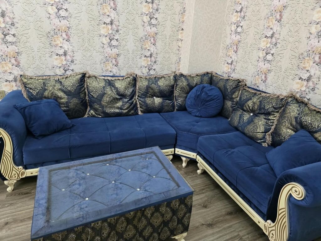 Divan, İşlənmiş, Açılan, Bazalı, Ödənişli çatdırılma — Divanlər, Bakı