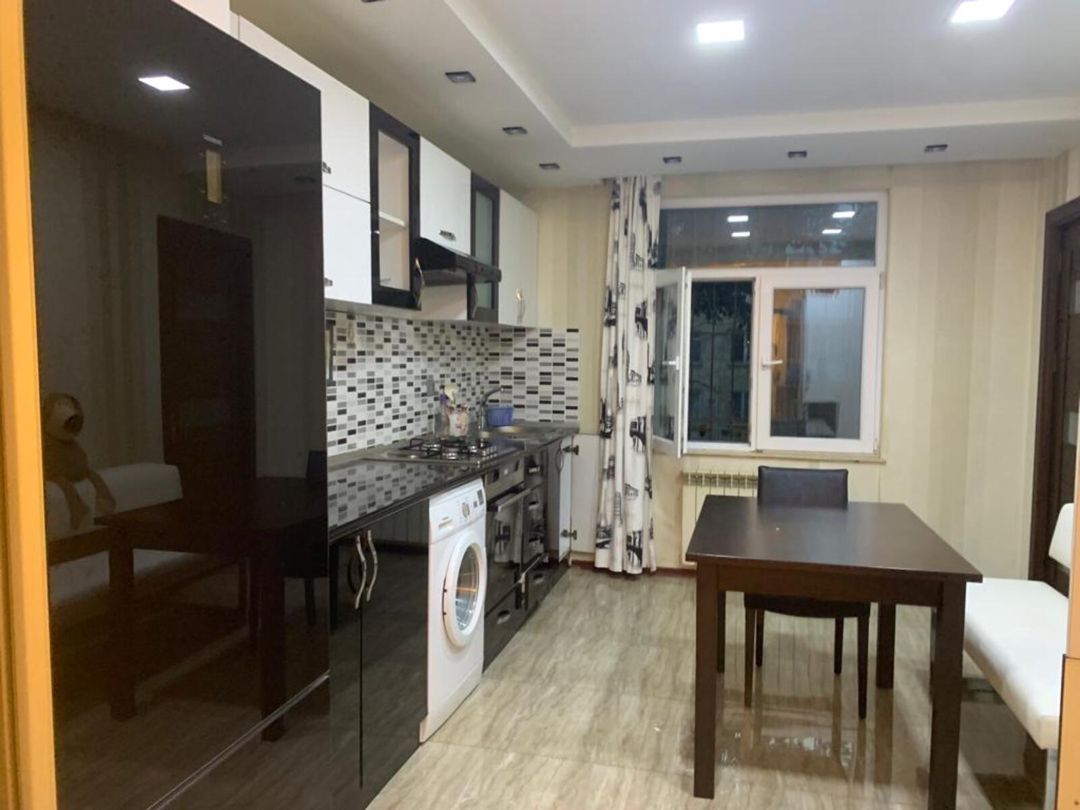İcarəyə verilir 2 otaqlı köhnə tikili 70 m² — Mənzil, Bakı