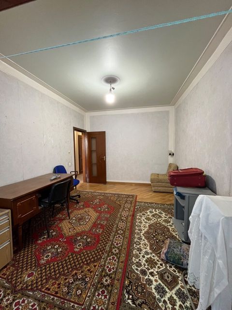Satılır 3 otaqlı köhnə tikili 85 m² — Bakı