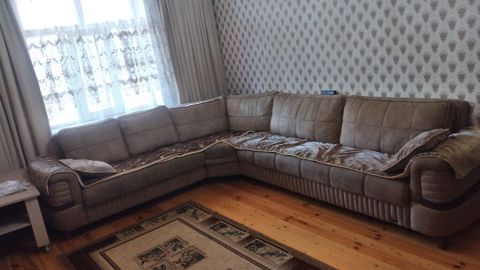 Kunc dıvan 2.70×3.30 650 azn unvan bıne Guler2 kod9022 — Bakı