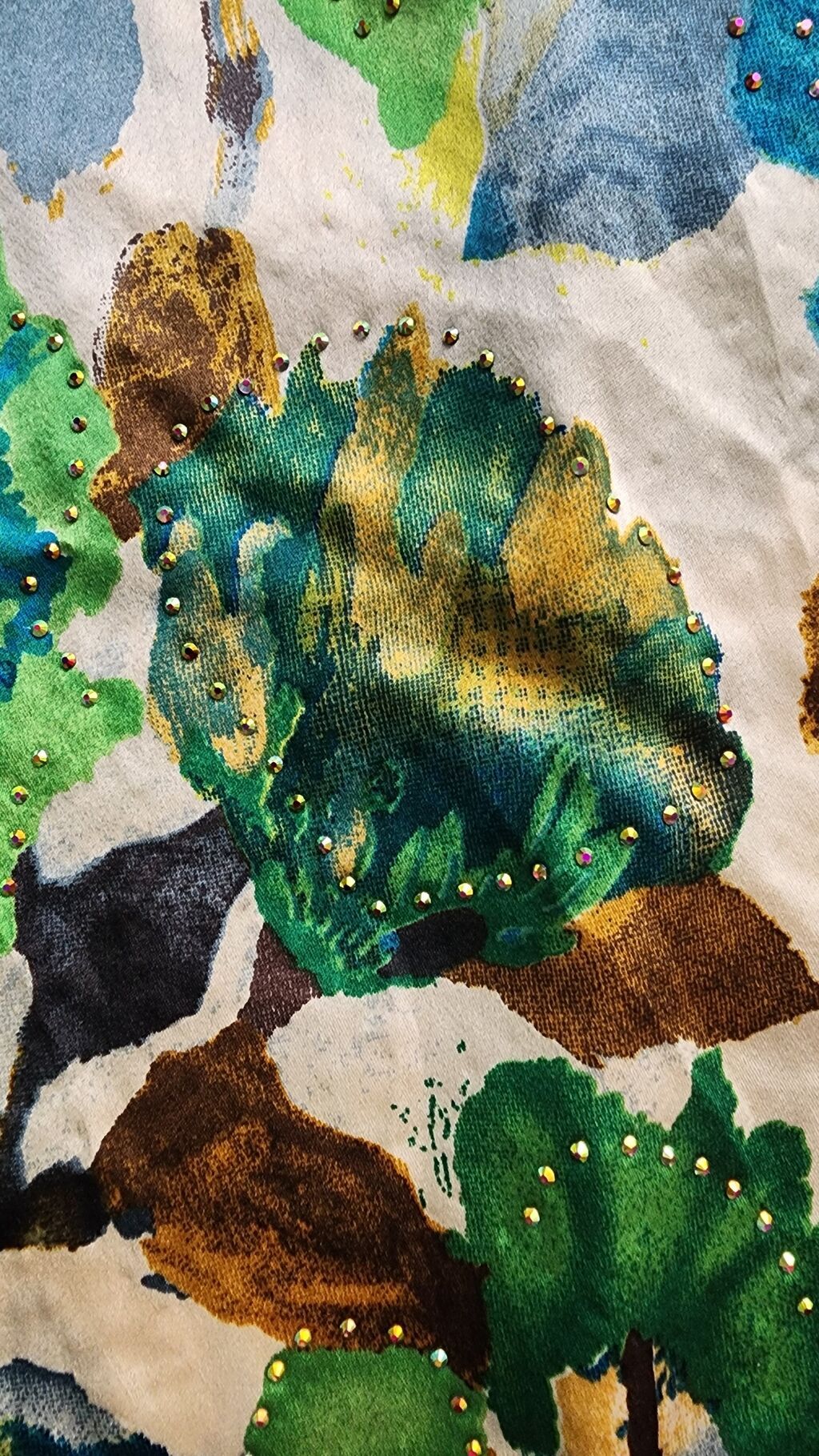 Məhsul: Naxışlı parça – floral print, daşlı bəzəklə - Material: satin — Parçalar, Bakı (2)