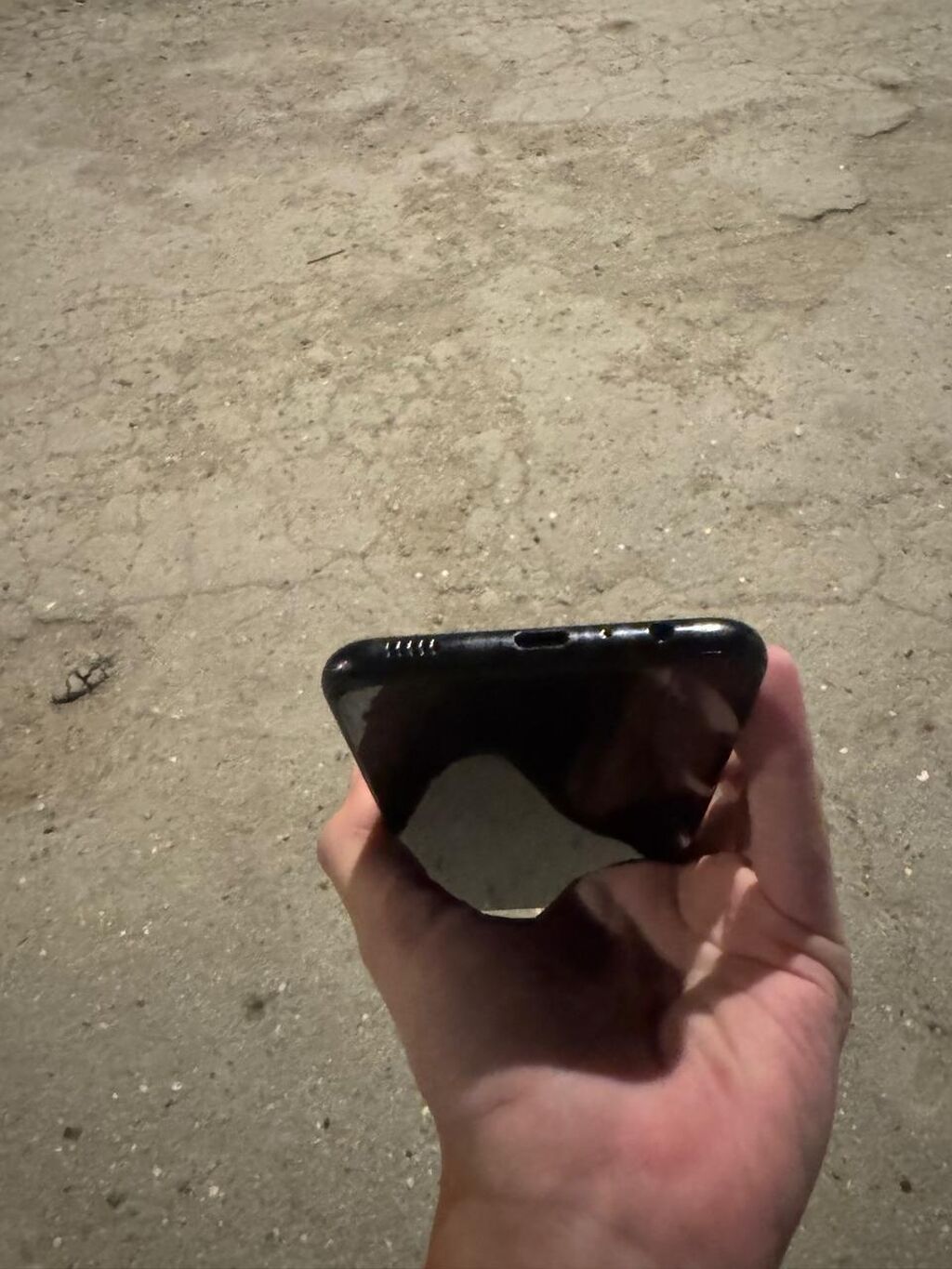 Ağıllı telefon - Rəng: qara - Korpus: yuvarlaq kənarlı, birləşmiş — Digər smartfonlar, Bakı (2)