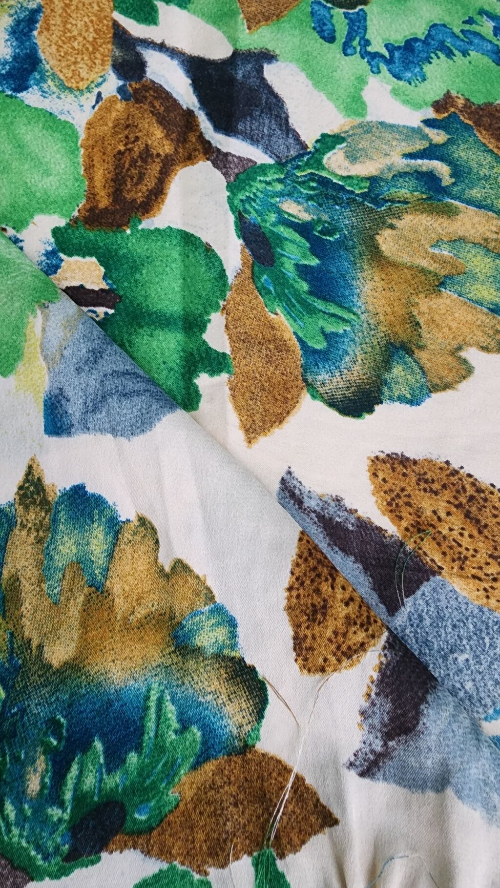 Məhsul: Naxışlı parça – floral print, daşlı bəzəklə - Material: satin — Parçalar, Bakı (3)