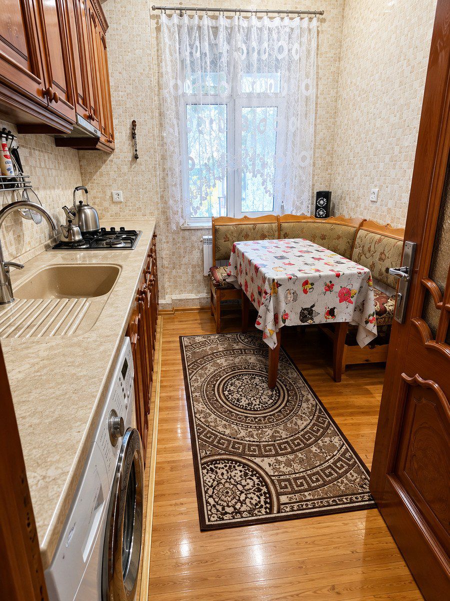 İcarəyə verilir 4 otaqlı köhnə tikili 120 m² — Mənzil, Bakı (2)