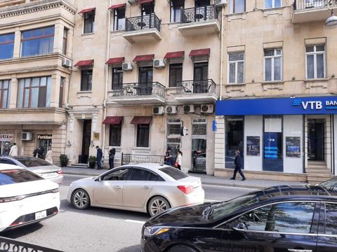 İcarəyə uyğun yeraltı kommersiya sahəsi – şəhər mərkəzində, bank və — Bakı