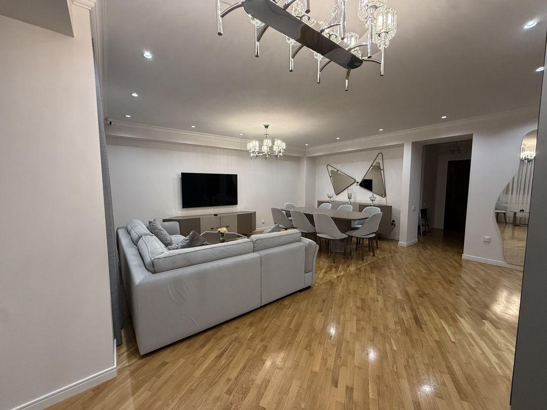 Satılır 4 otaqlı köhnə tikili 120 m² — Mənzil, Bakı (3)