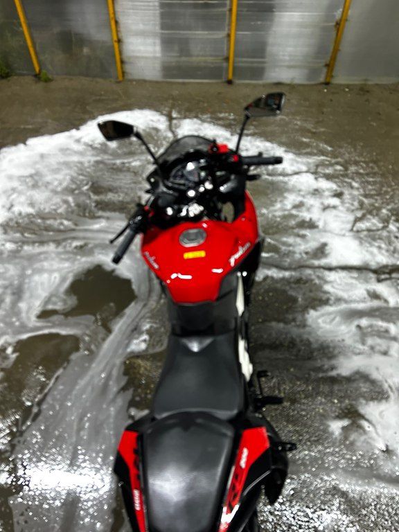 Bajaj Pulsar RS 200, 200 sm3, 2022 il, 21 000 km — Motosikletlər, Bakı (9)