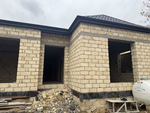 Satılır 4 otaqlı həyət evi/bağ evi 110 m² — Bakı