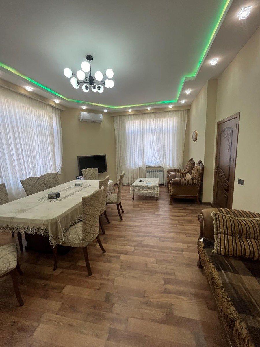 Satılır 4 otaqlı həyət evi/bağ evi 219 m² — Ev, villa, Bakı (6)