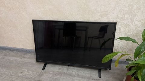 Moonix LED televizor+tv box - Diaqonal: təxminən 32–40 düym (kompakt — Bakı