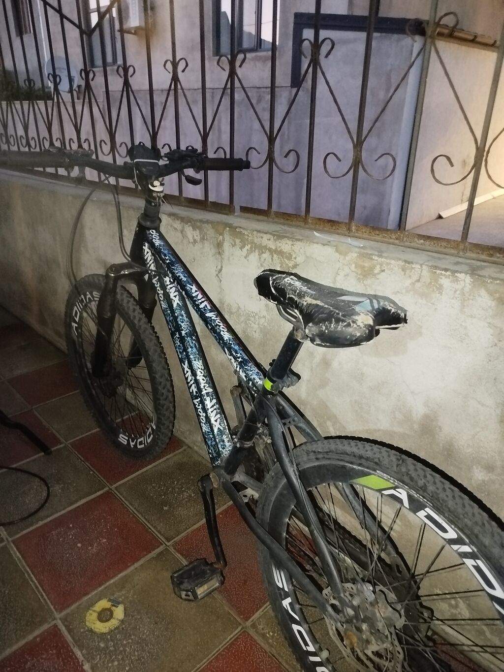 Velosiped 24 lükdür.Men sürmürem deye satiram. sekilde — Dağ velosipedləri, Bakı (3)