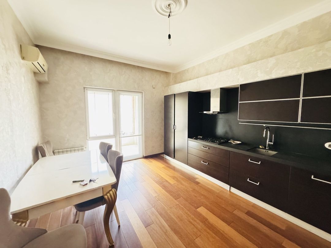 Satılır 4 otaqlı yeni tikili 250 m² — Mənzil, Bakı (8)