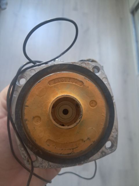 Ariston modulyasiyalı pompa (su dövriyyə nasosu) — Bakı