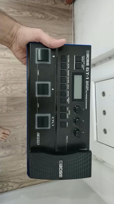 Boss GT‑1 Guitar Effects Processor - Kompakt çoxeffekt pedalı — Sumqayıt