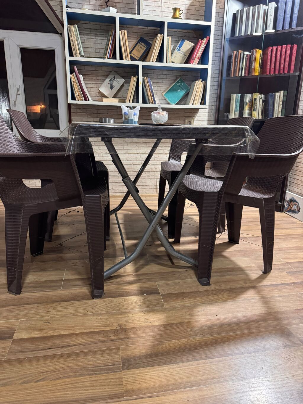 Plastik stol və 4 ədəd kreslo dəsti - Rəng: tünd qəhvəyi - Material — Mobilya dəstləri, Bakı (5)