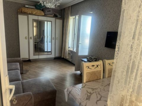 Satılır 1 otaqlı köhnə tikili 40 m² — Bakı