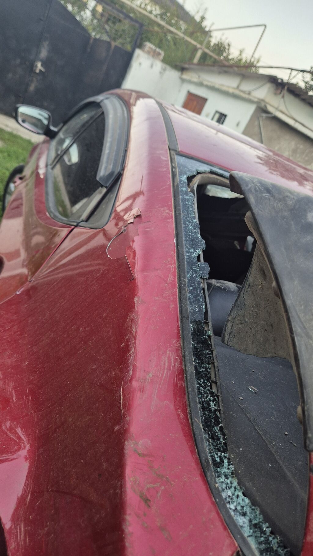 Hyundai Elantra (qırmızı) – ehtiyat hissələri üçün Avtomobildən — Digər, Xudat (2)