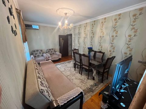 Satılır 2 otaqlı köhnə tikili 62 m² — Bakı