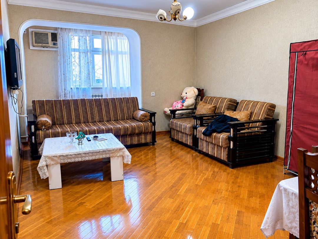 Satılır 2 otaqlı köhnə tikili 70 m² — Mənzil, Bakı (2)