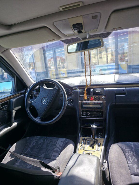 Mercedes E 240, 2.4 L, 1999 il, 346 000 km — Avtomobillər, Bakı (7)