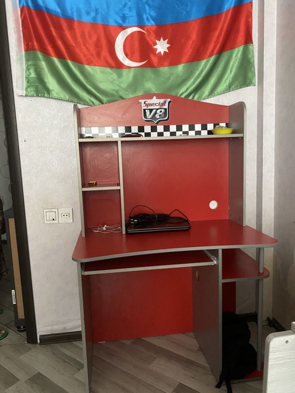 Uşaq otağı üçün “Racing/V8” mövzusunda mebel dəsti Tərkib: - Maşın — Uşaq mebeli dəstləri, Masazır (2)