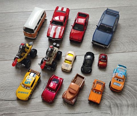 Uşaq üçün die-cast və plastik oyuncaq maşınlar dəsti Cem sekilde — Sumqayıt