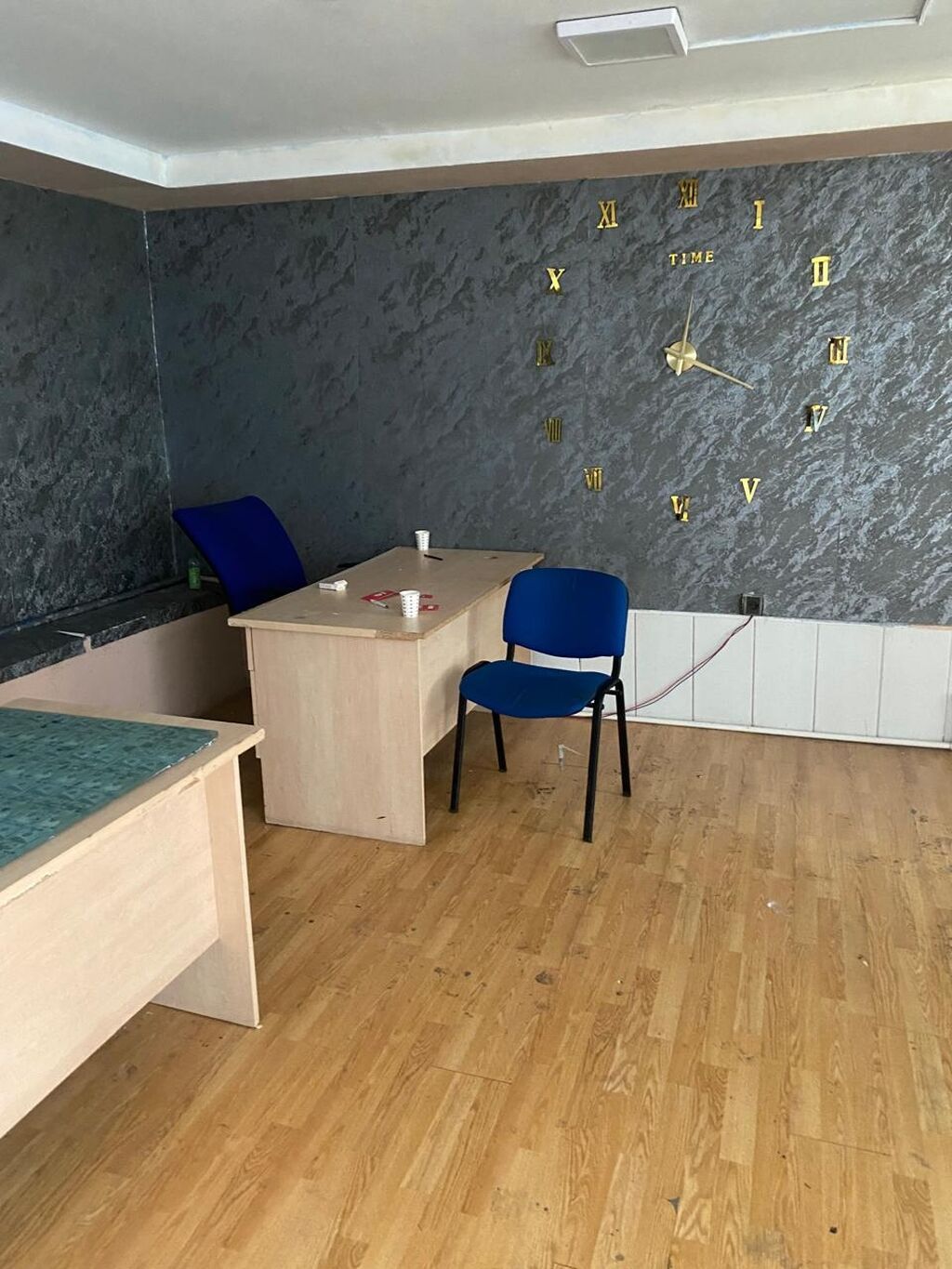 Aynur92 kod6959 Qiymet 1000 AZN -Ofis əşyaları komplekt şəkildə — Ofis mebeli, Bakı (2)