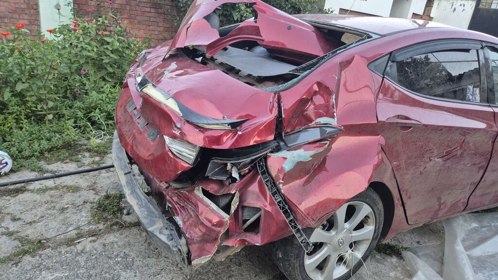 Hyundai Elantra (qırmızı) – ehtiyat hissələri üçün Avtomobildən — Digər, Xudat (7)