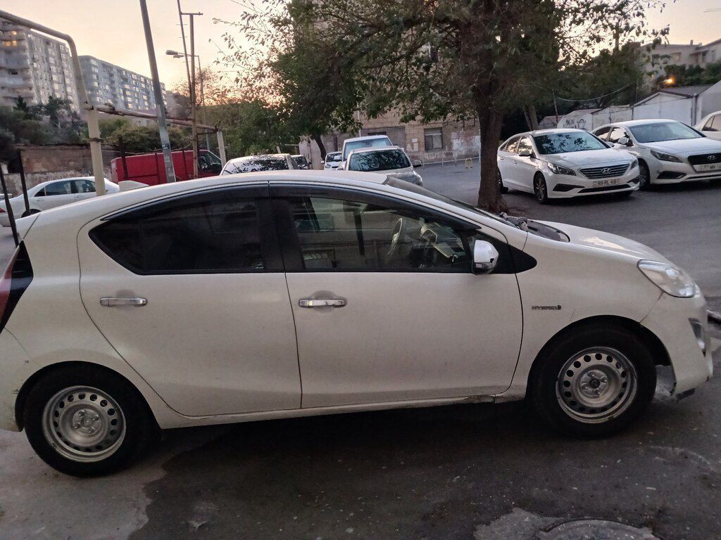 Toyota Aqua, 1.5 L, 0.9 kWh, 2016 il, 235 000 km 77-SP-834 — Avtomobillər, Bakı (3)