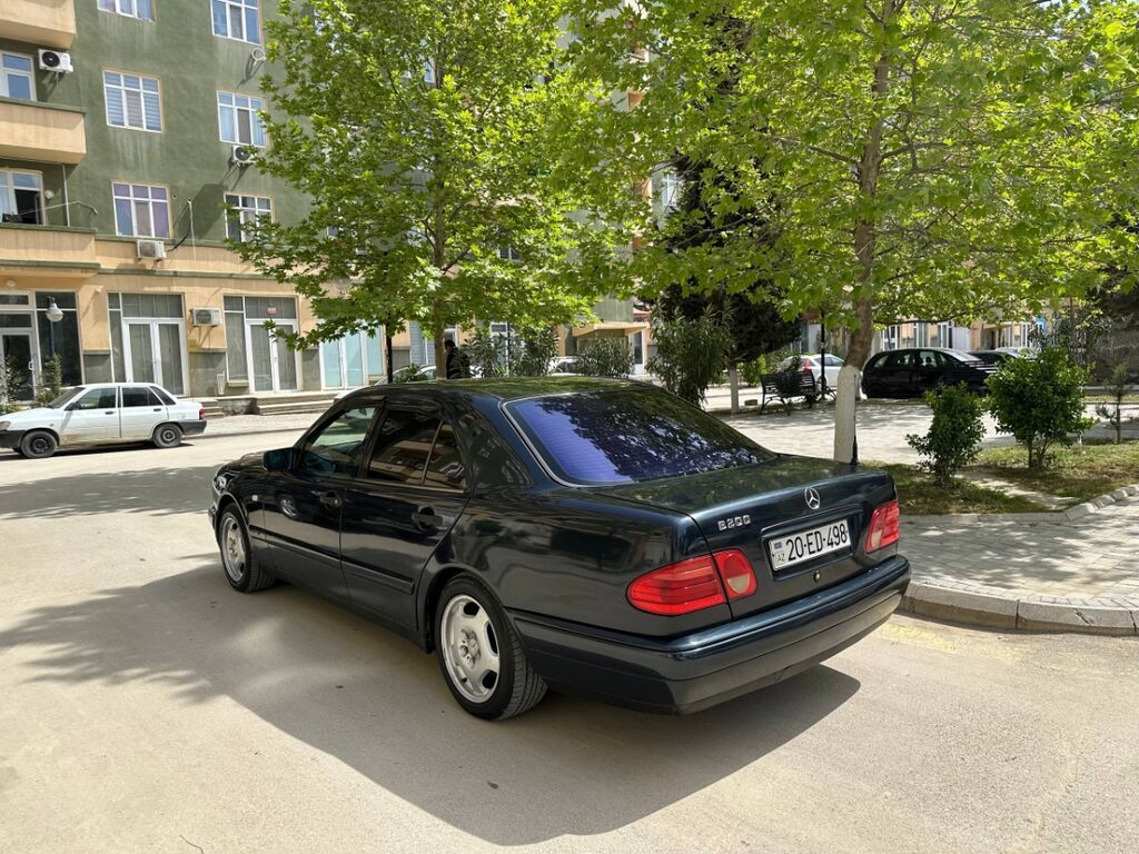 Mercedes-Benz E 320: 2 l 1996 il Sedan 20-ED-498 — Avtomobillər, Bakı (3)