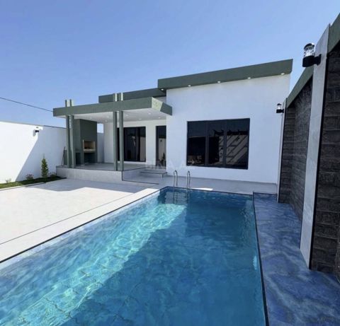 Satılır 4 otaqlı həyət evi/bağ evi 110 m² — Bakı