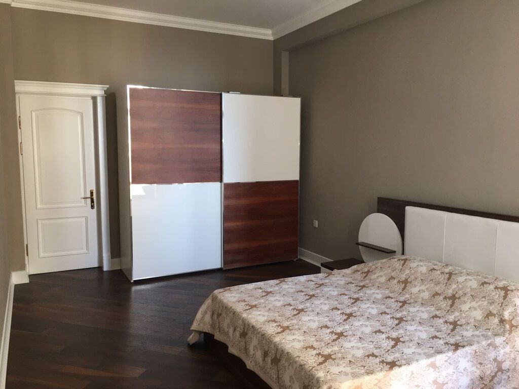 Şəhərin mərkəzində 3 otaqlı mənzil Mənzil 162 kv.m sahəyə malikdir — Mənzil, Bakı (9)
