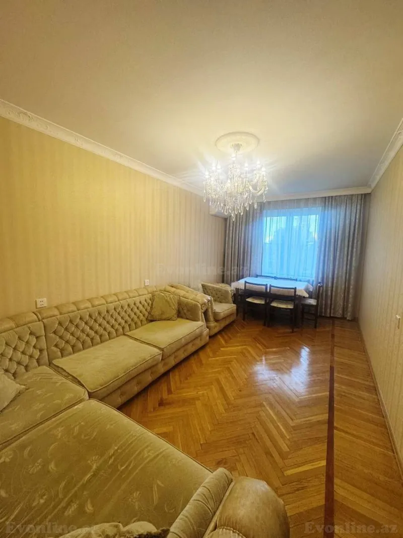 Satılır 4 otaqlı Mənzil Köhnə tikili 85 m² Bakı, Xətai r., Əhmədli m — Bakı